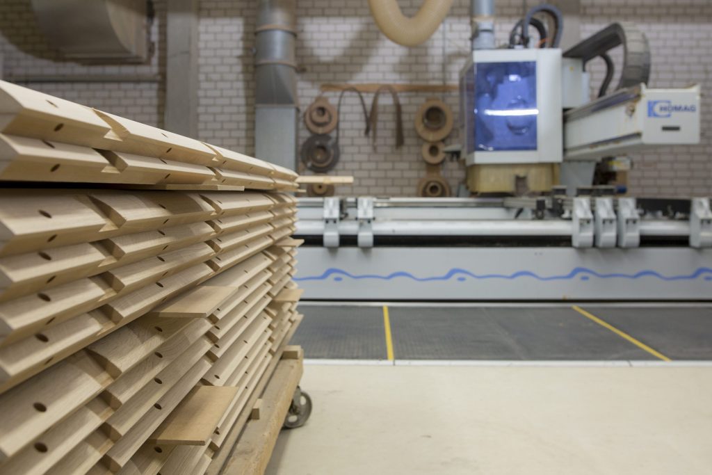 Höhenverstellbarer Schreibtisch Attest